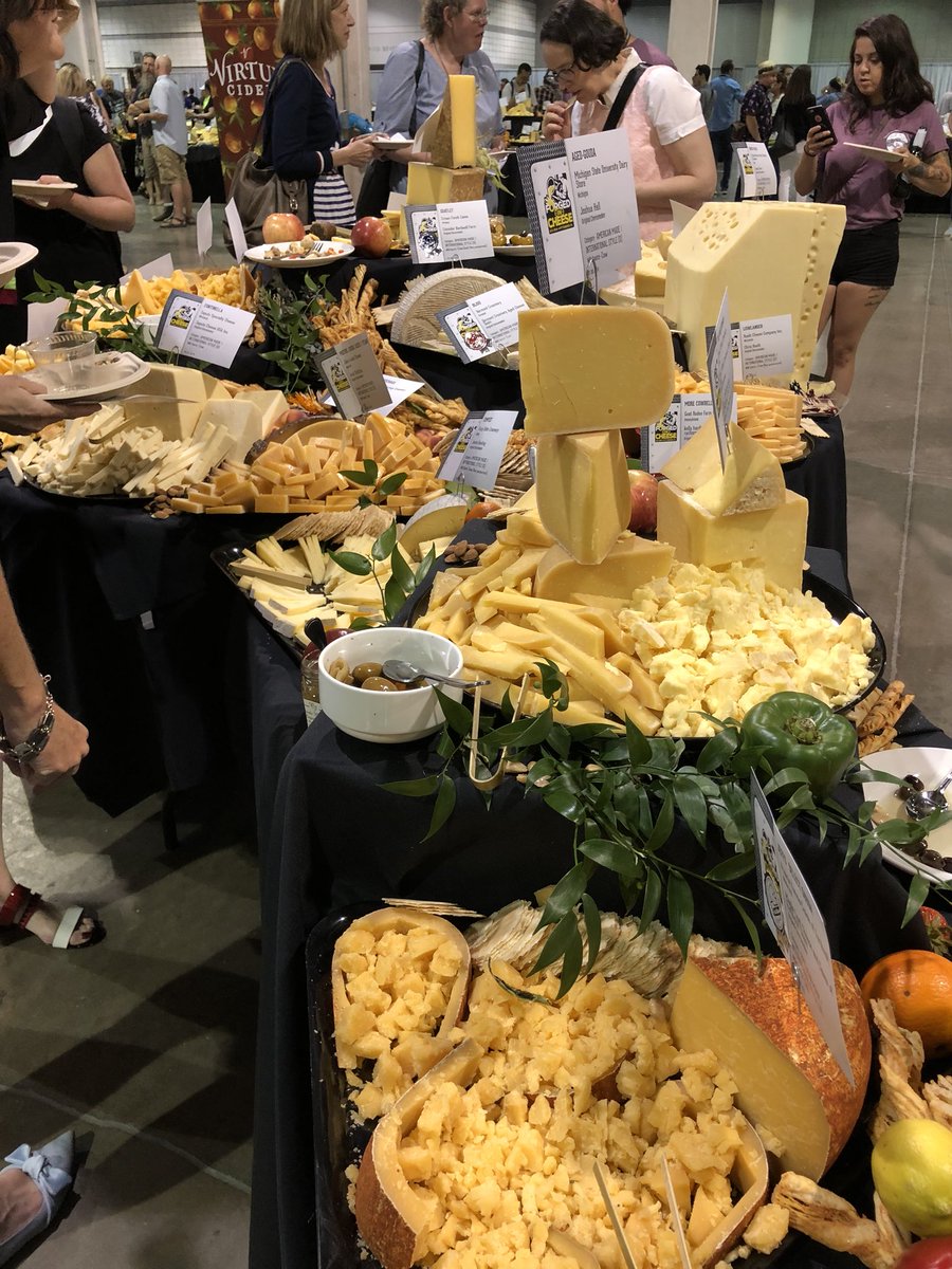 alywalls's tweet photo. Made it to the cheese festival! I’ve never seen so many delicious things in one room in all of my life! Literally like a hundred tables filled with mountains of cheese! #forgedincheese @CheeseSociety https://t.co/rEVK69enM9