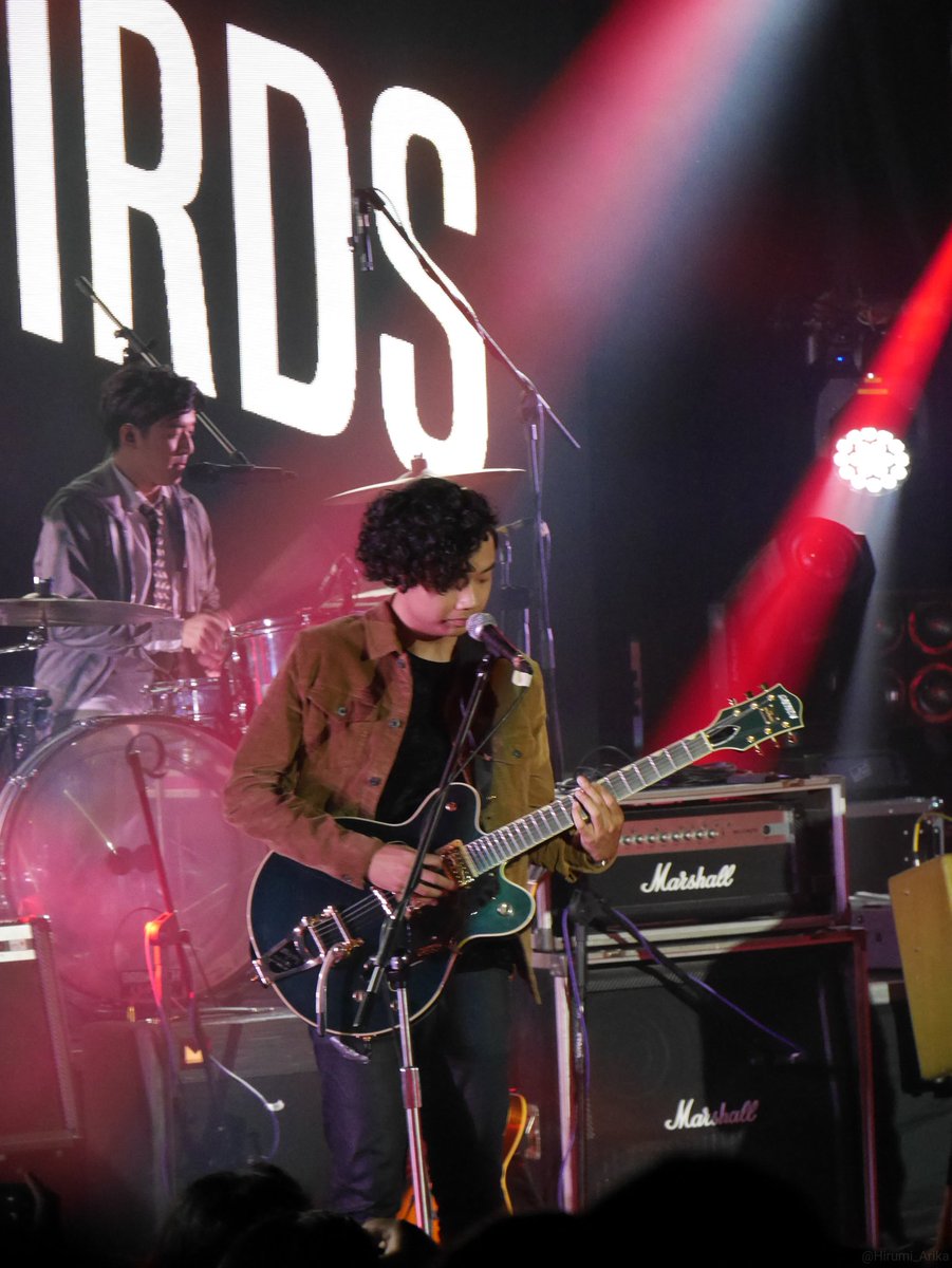 Hirumi_Arika's tweet photo. #BandLab #bandlabliveconcert #TillyBirds มีอยู่ 4 รูปถ้วน เพราะแบตกล้องหมด เศร้าเลย T_T https://t.co/TgCcpprSDo