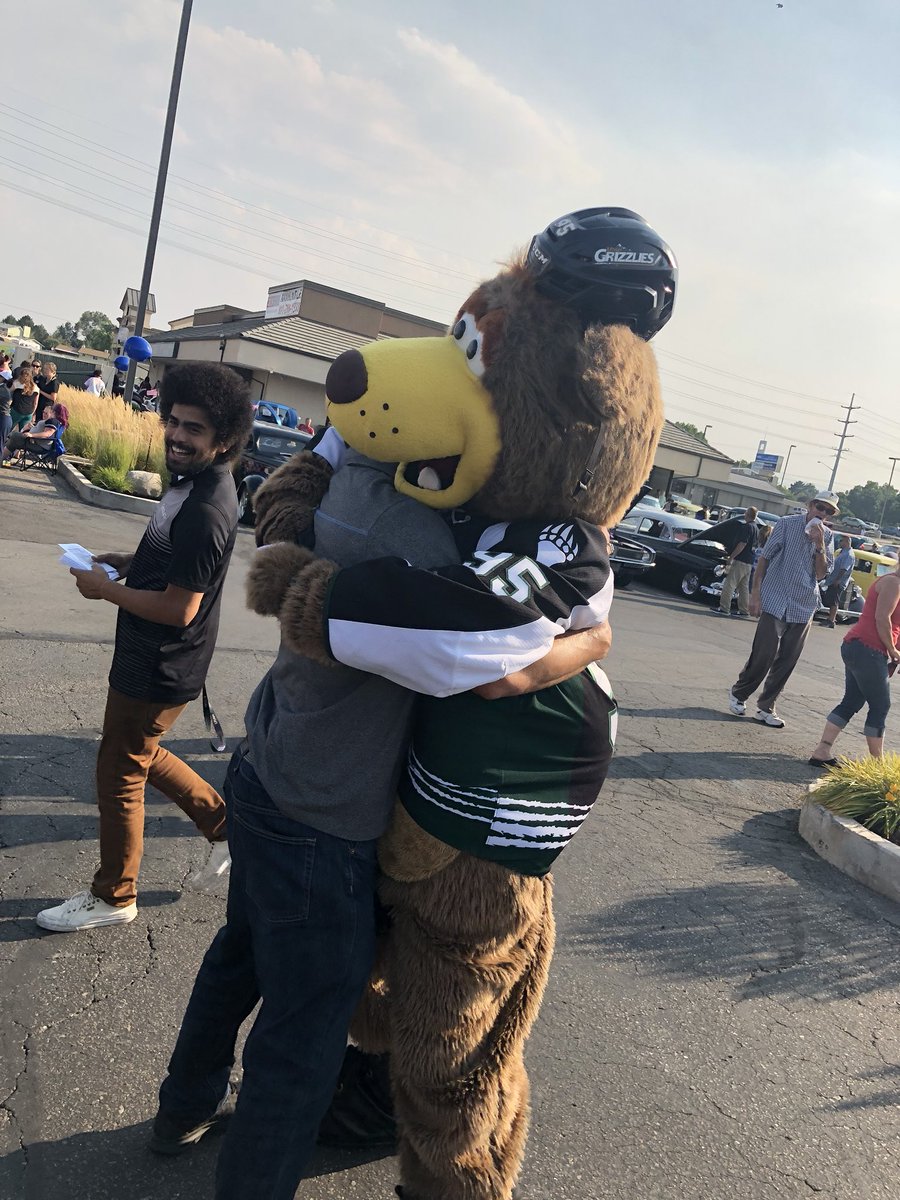 DaRealNoe's tweet photo. Come check out your entertainment crew at our local community car show! 🏎💨

#FreeRoku #FreeCarShow #RMRWins https://t.co/REdonH3rO7