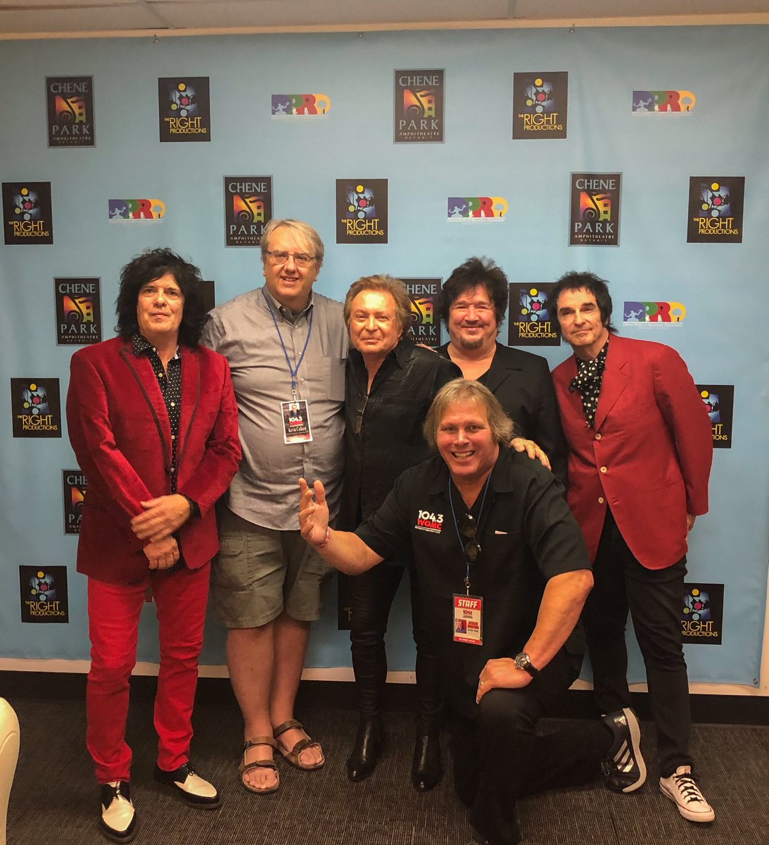 RichColeDetroit's tweet image. About to hit the stage at #chene Park #lost80slive #104.3 #kevincollard #stevekostan @romanticsrock