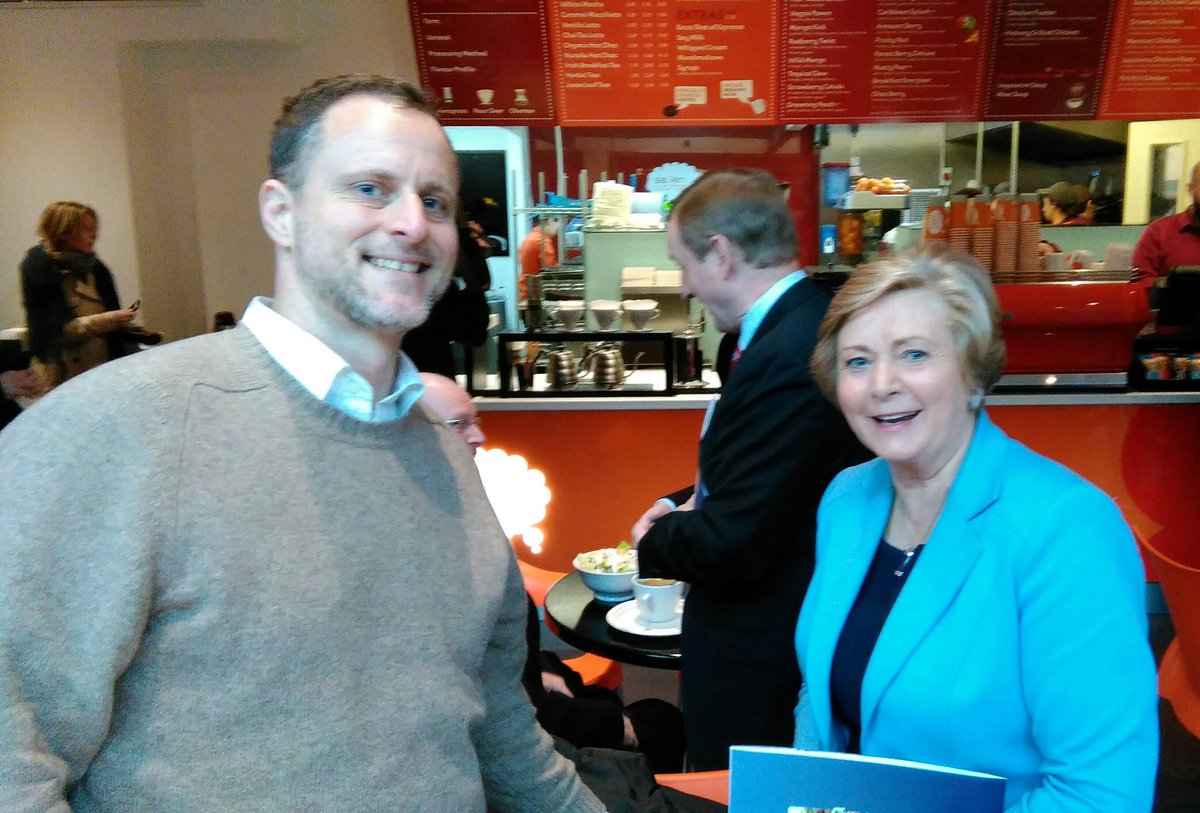 WhistleIRL's tweet photo. HM @campaignforleo,

What ever happened to yer woman, Minister of 'Justice', whom you voiced full confidence in? She sure as hell never got back to me!

As for the other clown...@EndaKennyTD

#JonathanSugarman
#UniCredit #INM #ECB https://t.co/LqbrHWT9aR