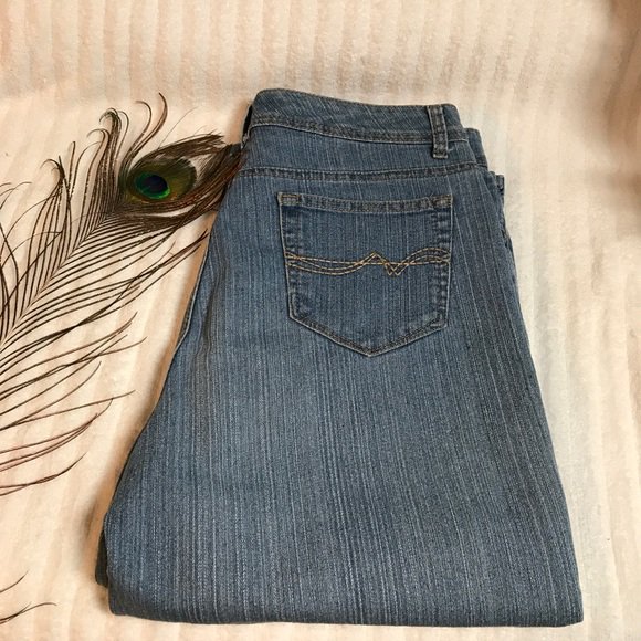 mookc414's tweet photo. So good I had to share! Check out all the items I'm loving on @Poshmarkapp from @pdcosc61 #poshmark #fashion #style #shopmycloset #verabradley #hannah #143story: https://t.co/TJ1ELgQmWR https://t.co/loUUZ7eNU0