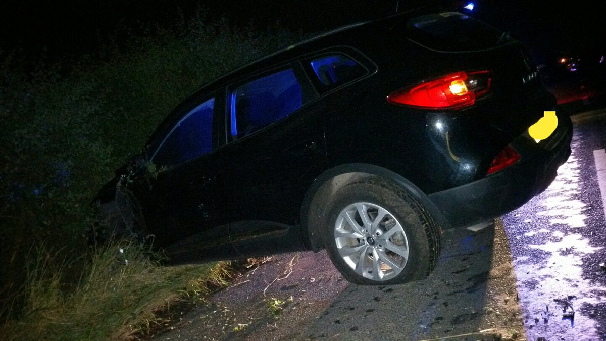 LancsRoadPolice's tweet photo. Collision on Sidgreaves Lane, Lea Town. The result of driving after copious amounts of drink and drugs. Driver arrested at scene and blew four times the legal limit in custody. Luckily, nobody hurt. #T1TacOps #HO50 #T1IR #SA41N https://t.co/Am7Opr1YlU