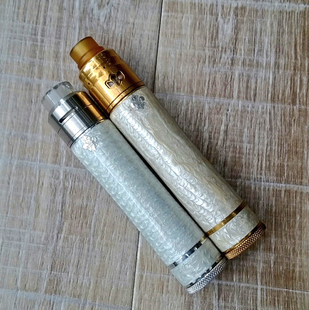 zonovaper's tweet photo. Negus Mod&amp;Son Asura zonovaper Limited Edition!ホワイト新旧対決♪オリジナルリミテッドはAluminumを使う事によりより華麗に！使い勝手は軽量・通電性向上とバージョンアップしてます。比べると色がかなりクリアーな感じになりました！@zonovaper
通販希望の方はお電話下さい03-5284-9862 https://t.co/ThTNnS8QdS