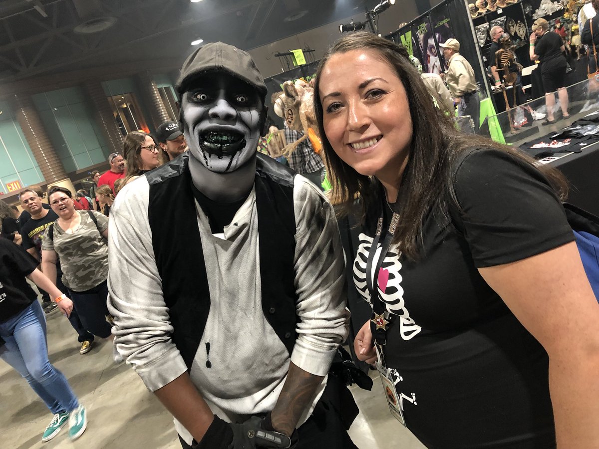 ThemeParkDuo's tweet photo. @MidsummerScream day 1 is done for us! Too much amazing content, people, shows and everything in between! Can’t wait for tomorrow! #MidsummerScream #mss18 https://t.co/IFG3HhaGB1