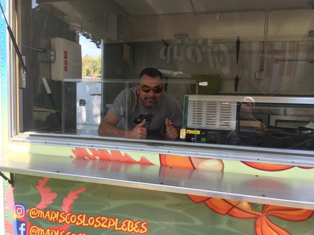 abril_mayojunio's tweet photo. Hey guys so my dad just opened up a mariscos food truck in 21110 Cajalco Rd Perris CA 92570. The food is really good, fresh and at really great prices. It would mean so much if you guys could help me out to get him more business!! 🦐💗 https://t.co/bIbqsd0ztj