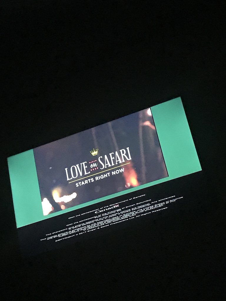 Monkeyfun2998's tweet photo. #loveonsafari @hallmarkchannel @IamLaceyChabert  so glad I got the chance to see On of my very favorite hallmark actors at it again! Thank you for all you do! https://t.co/qcJDluGnKb