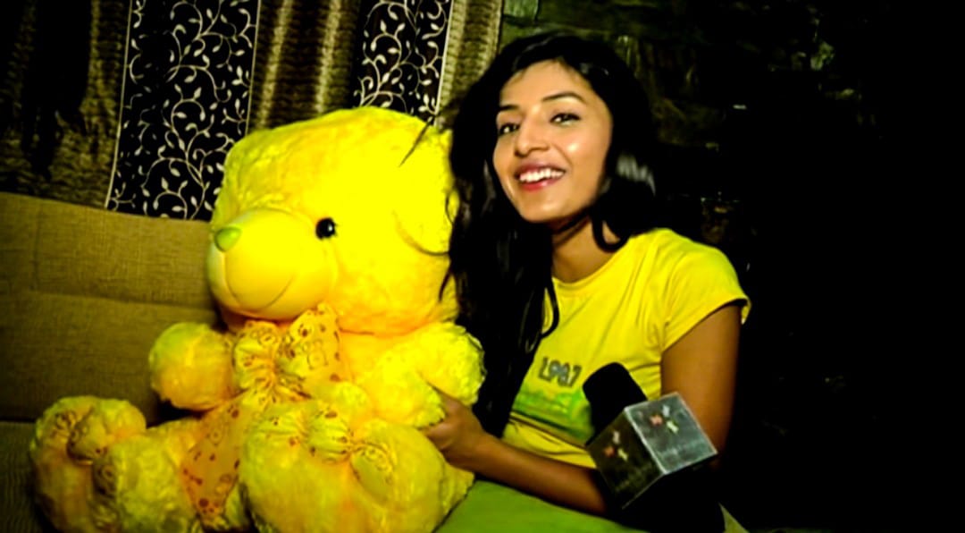 undefinedparsh's tweet photo. Cuteness is Redefined by her!!!
@HarshitaGaur12
#Adorble #Cutiepie #SimplyBeautiful #ThrowbackIV https://t.co/U1X8wDtcXt