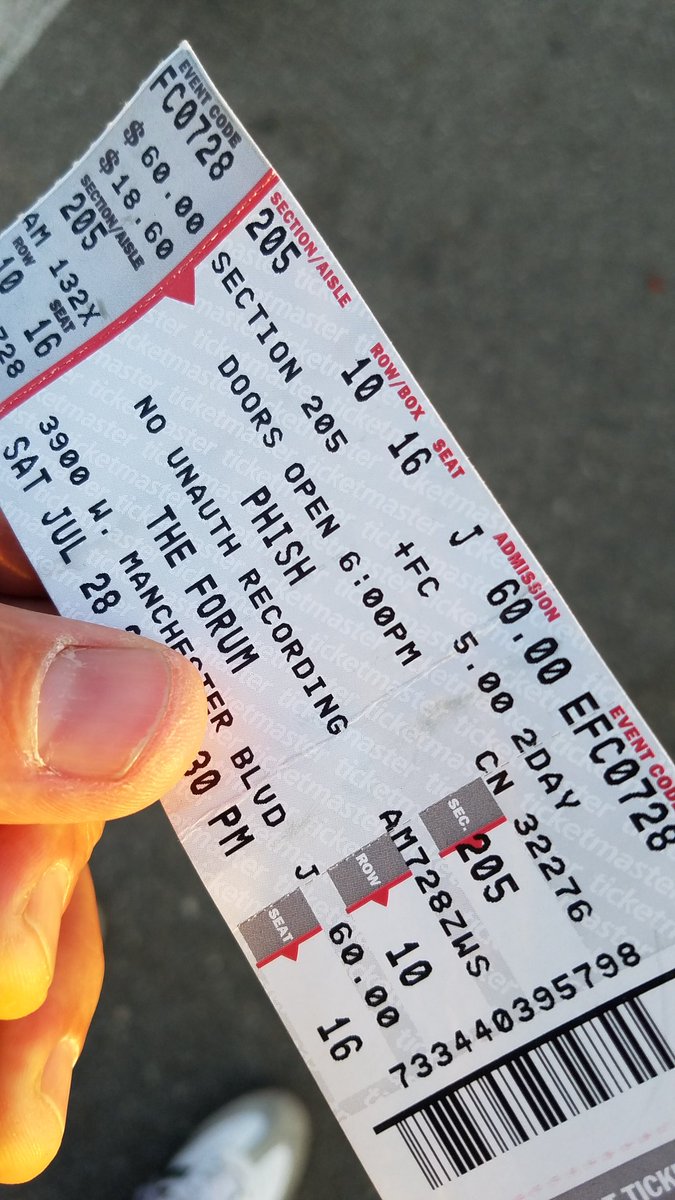 eaze's tweet photo. Just breezed up with no ticket, no big deal, found this bunch of @Eaze_Team varsity players, hung out, walked around with a finger in the air, SCORED A TICKET (!!!) and we're all in baby #GonePhishin https://t.co/5TiSI9Af81