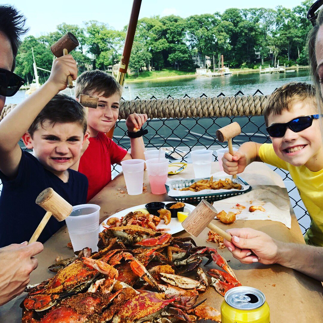 valeriefugit's tweet photo. It is possible that Harrison enjoys the crab mallet a bit too much 😳 #crabcarnage #marylandcrab https://t.co/NHInAXUdfk