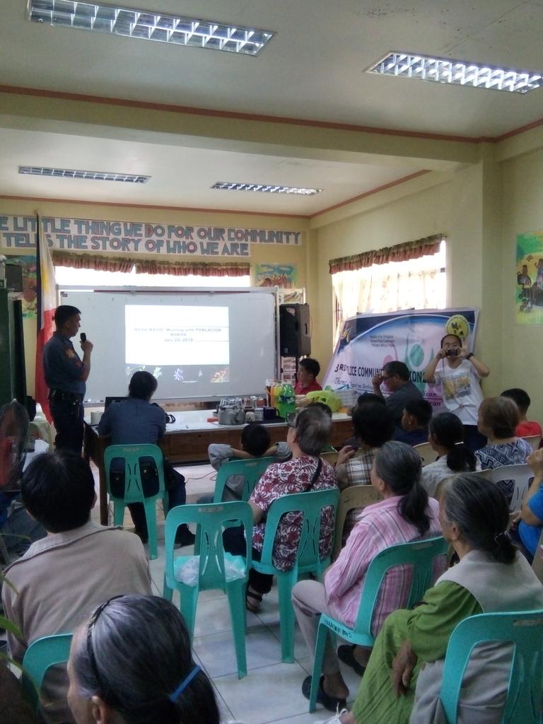 PNPBokod's tweet photo. #23PCRMonth
#PPP2030
#OplanDBR
#MasaMasid
Bokod MPS led by SPO4 Norman Amdos conducted lectures on Illegal Drugs and its Ill Effects to the residents of Pob, Bokod, Benguet during the MASA MASID.
@rwinp88 @PNPBenguet @rpioprocor @ProcorRpcrd https://t.co/qhi0w8TcUj