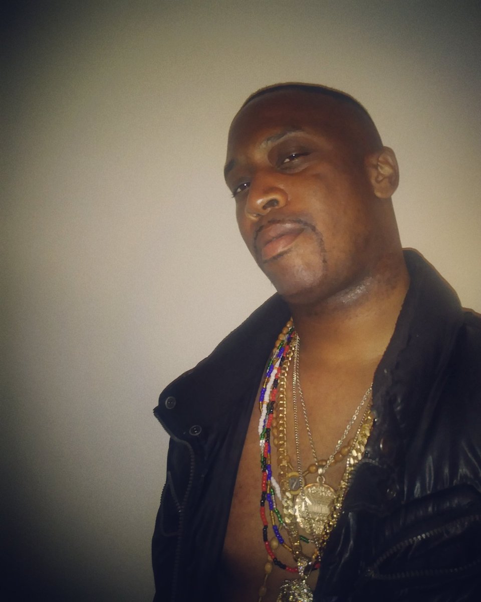 kdavisthehitman's tweet photo. https://t.co/HNysH71o3Z
New music video by mansone batez called sken... The message is deep my people @repost and @ShareThis #Repost #share #plz_RT @ssdumgt @RevRunWisdom @Revkin @helpareporter @SaharaReporters https://t.co/BopSc13YB8