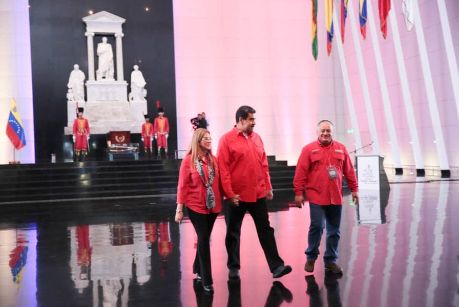 NicolasMaduro's tweet image. Debemos tener consciencia histórica de cómo surgieron los sujetos sociales y políticos al calor de las luchas para avanzar en la construcción de un poderoso sistema de alianzas, capaz de construir unión política, estratégica, dialéctica, programática, humana y amorosa.