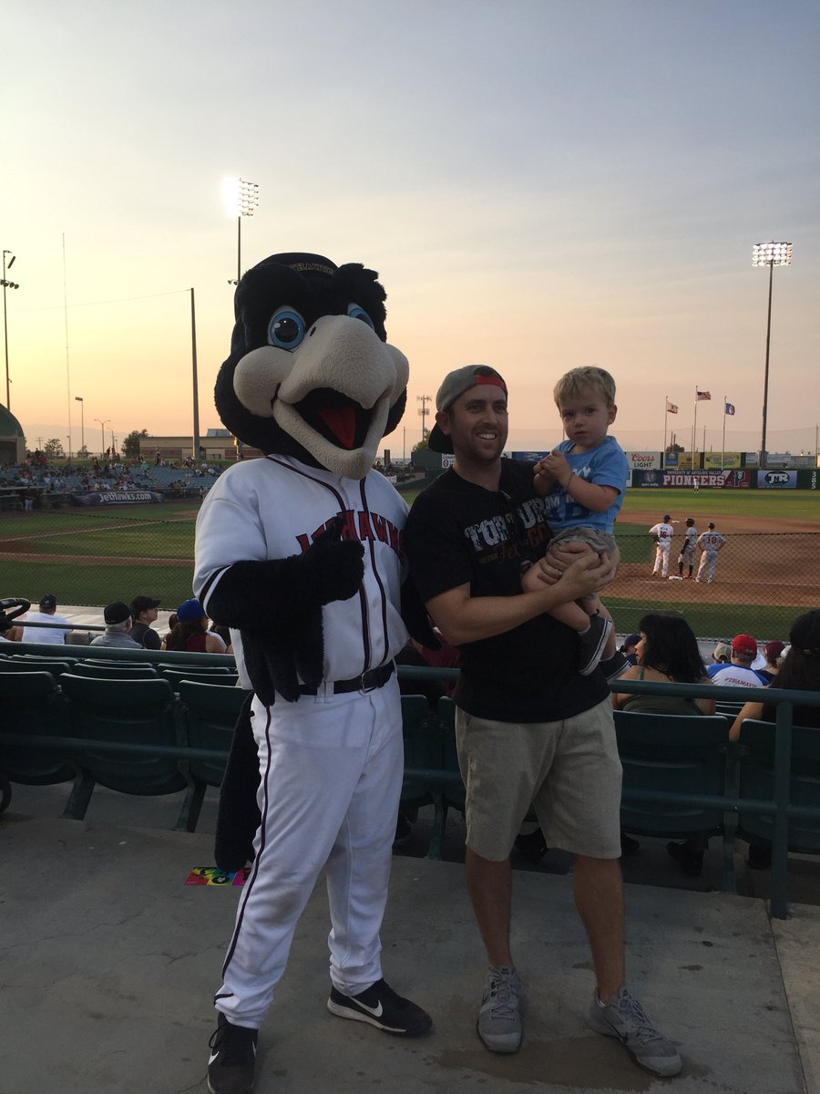 gigi650307's tweet photo. 6th Annual Jethawks Game! 92 tickets sold!  Thank you everyone! #cvshealth #EasterSeals https://t.co/963emkdZce