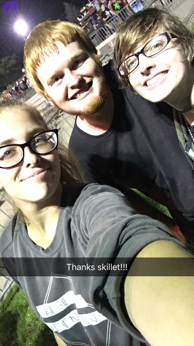 Hypergirl2000's tweet photo. @skilletmusic Thanks skillet for such an amazing concert at magic springs!! https://t.co/Jqb9aaLhna