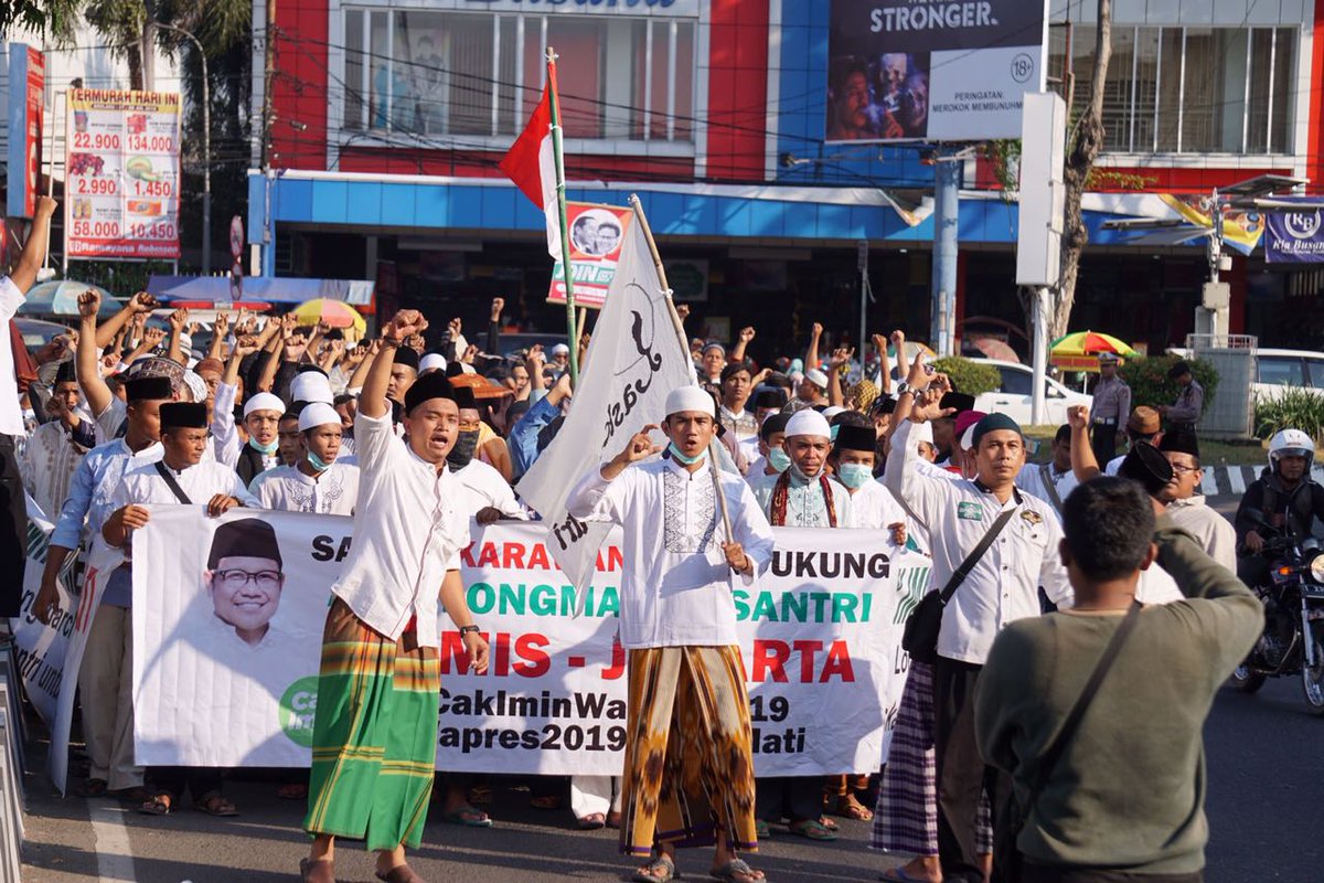 adisr20244014's tweet photo. Santri untuk Panglima nya Cak Imin  #LongmarchSantriCiamisJakarta
 #JokowiCakImin #CakIminWapresHargaMati #CakIminUntukIndonesia #Join2019 #Joinkalsel2019 #join2019aja #JoinHSS
@jokowi 
@cakimiNOW 
@Jazilul_Fawaid 
@Arbit_Manika 
@JOINKalsel 
@JoinHSS https://t.co/59zVmieYHU