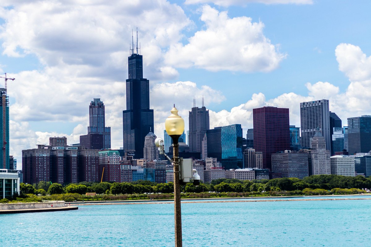 TheRoadPhlog's tweet photo. #Recap In Chicago we took a shot from the Adler Planetarium but they were having a concert that night so we had to cut our losses and settle on taking pictures from the 103rd floor of Willis Tower. #TallBuildingTsTall #RoadTrip18 https://t.co/lruoAmCJLS