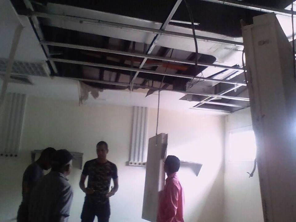 CasaDelPuebloEB's tweet photo. #AntonioAgrimon: Siguiendo instrucciones del Gobernador @JustoNogueraP se Inspecciono el CDI del sector 19 de Abril, revisando debilidades de la institución para buscar las mejoras y brindar al pueblo centros dignos de salud. #DireccionPoliticaCaroni #Juventud https://t.co/cmiGDqrqtV