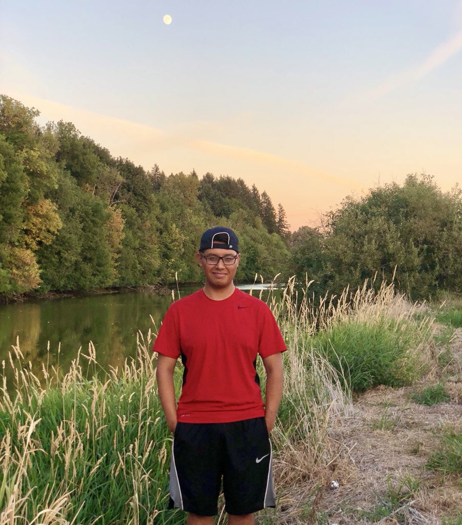 Ramiro_Merino_'s tweet photo. One of my #FavoriteThingsToDo is take out my #runningshoes 👟 and chase the river as the sun sets 🌅
#NikeRun #RunRunRun https://t.co/x6Y8dUADUj