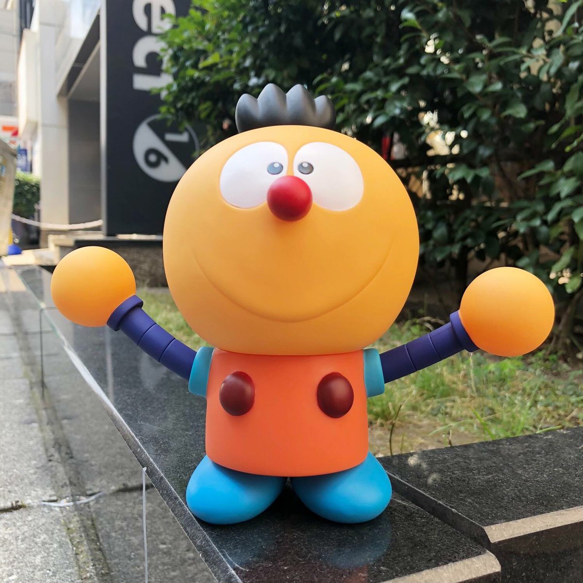 コロ助さん限定 キテレツ大百科」コロ助のPCクッション登場ナリ〜！お仕事の助手を務め