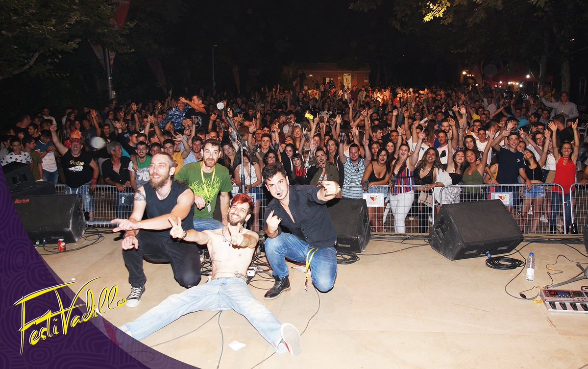 ¡Enormes nuestros amigos de @DeltoTributo! 👏🤘 No se querían ir 🤣

 ¡Gracias!

#Festivadillo