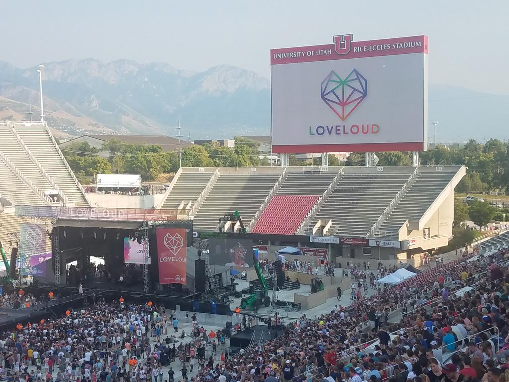 livebrewfully's tweet image. #loveloud