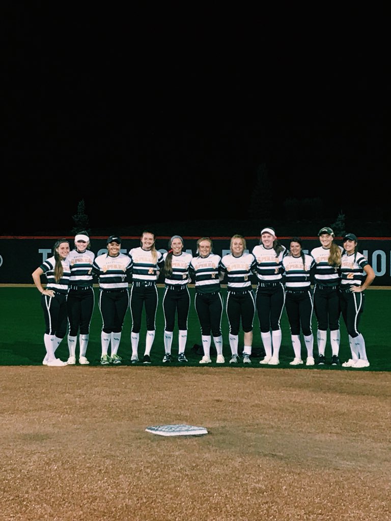 katiealyse_'s tweet photo. After 8 years of playing travel softball I’m sad to say that it has come to an end but I’m so thankful for every minute of it. I’ll never stop loving this amazing game ⚾️💗 https://t.co/OKzkCqgX0N
