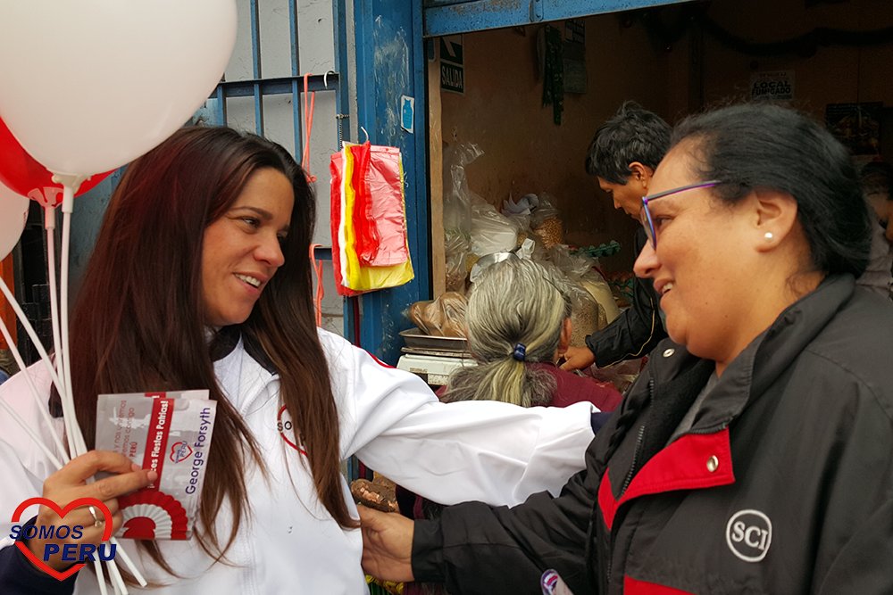George_Forsyth's tweet photo. Recorrido por los mercados del distrito. #UnCambioConCorazón #ForsythALaVictoria https://t.co/4Y2d3Nv5Ex