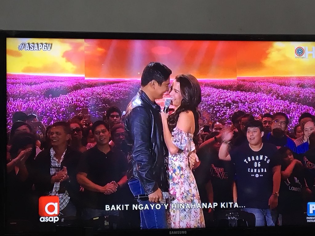 YanyanGervero's tweet photo. Si Cardo at ang off-shoulders ni Alyana ay may something in common. Walang katapusan. 

#AngProbinsyano #AsapGV https://t.co/h8kvU9POy1