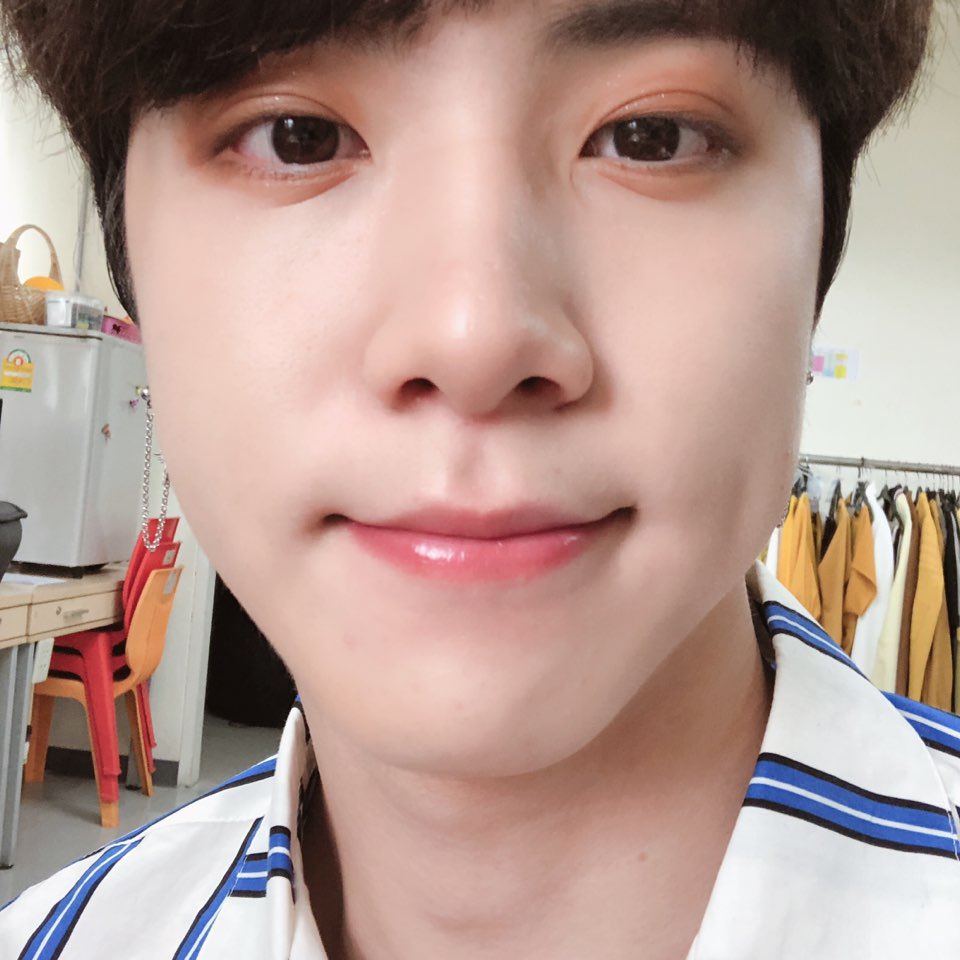 KDH_official's tweet photo. 어제 태국 방콕 GMM LIVE HOUSE에서 저와 함께 보낸 시간 즐거우셨나요? 저는 너무나도 즐거운 시간을 보내서 행복했답니다💕 열렬하게 환호해주셔서 감사드리고 다음에 좋은 모습으로 또 만나요😊😊

#김동한 #Kimdonghan https://t.co/62XwtVY6up
