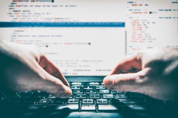 'Code schrijven is niet hetzelfde als bruggen bouwen' datanews.knack.be/ict/nieuws/cod…