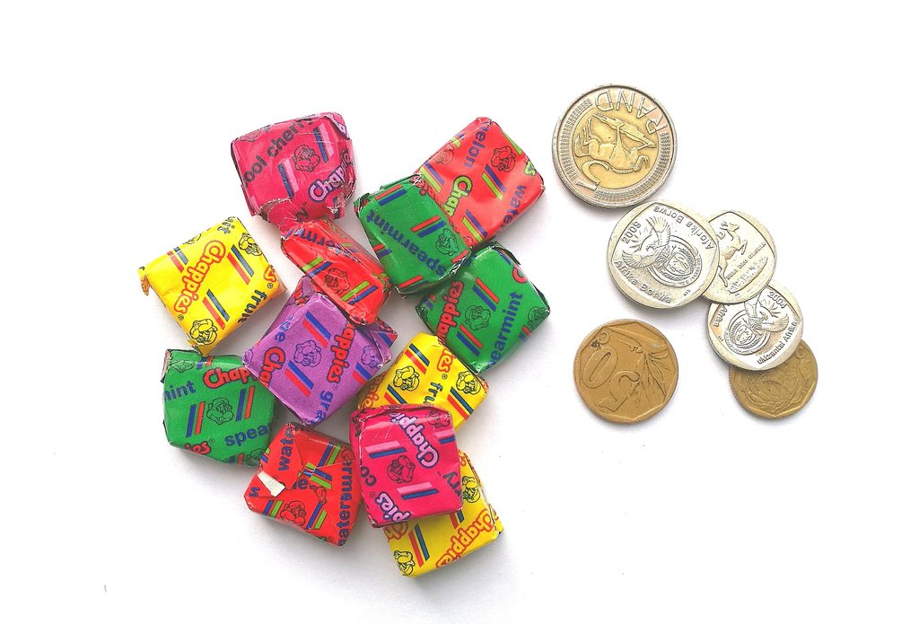 aringtoit's tweet photo. “and can I please get sweets with the change?”

This is the phrase we used as kids when shopping at the local corner shop, which inspired our #sweetswiththechange range 😜🍬 https://t.co/x1dNLIrHci