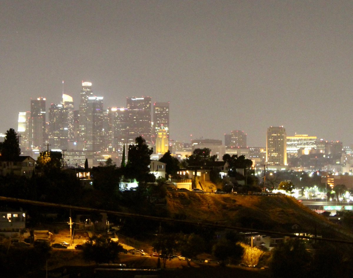 Downtown Los Angeles lit up in gold for #jonathangold 
.
#DTLA  #cityofgold