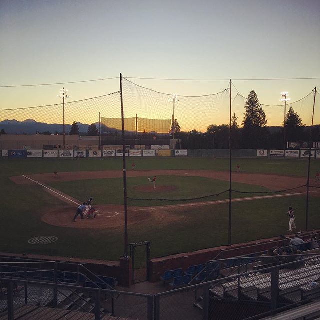 JMShumway's tweet photo. The team’s OK and the company is better. ⚾️⚾️⚾️ #gobend https://t.co/hGFvfNjojw https://t.co/j3diuOfCSY