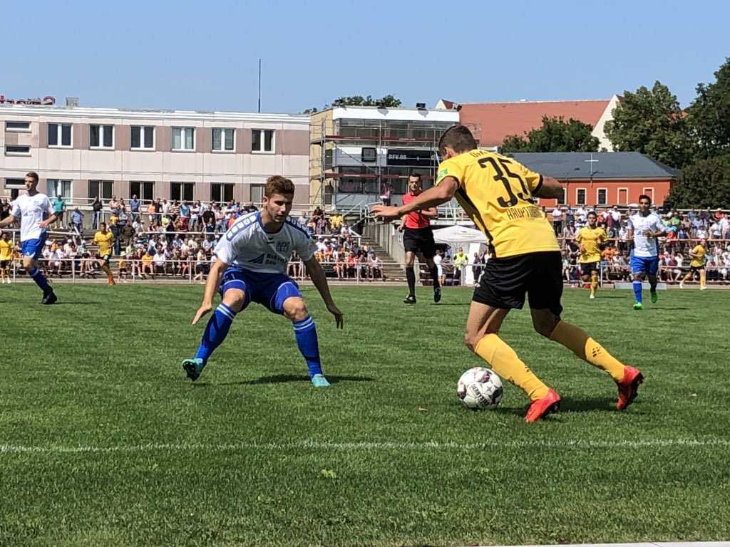 SGD_Liveticker's tweet photo. 51‘ Keine Wechsel zur Pause bei der SGD. Munterer Beginn auch im zweiten Durchgang. Beide Teams arbeiten hier intensiv am ersten Treffer in der zweiten Hälfte. #BFVSGD 0:1 (0:1) https://t.co/e6j7hPUtLl