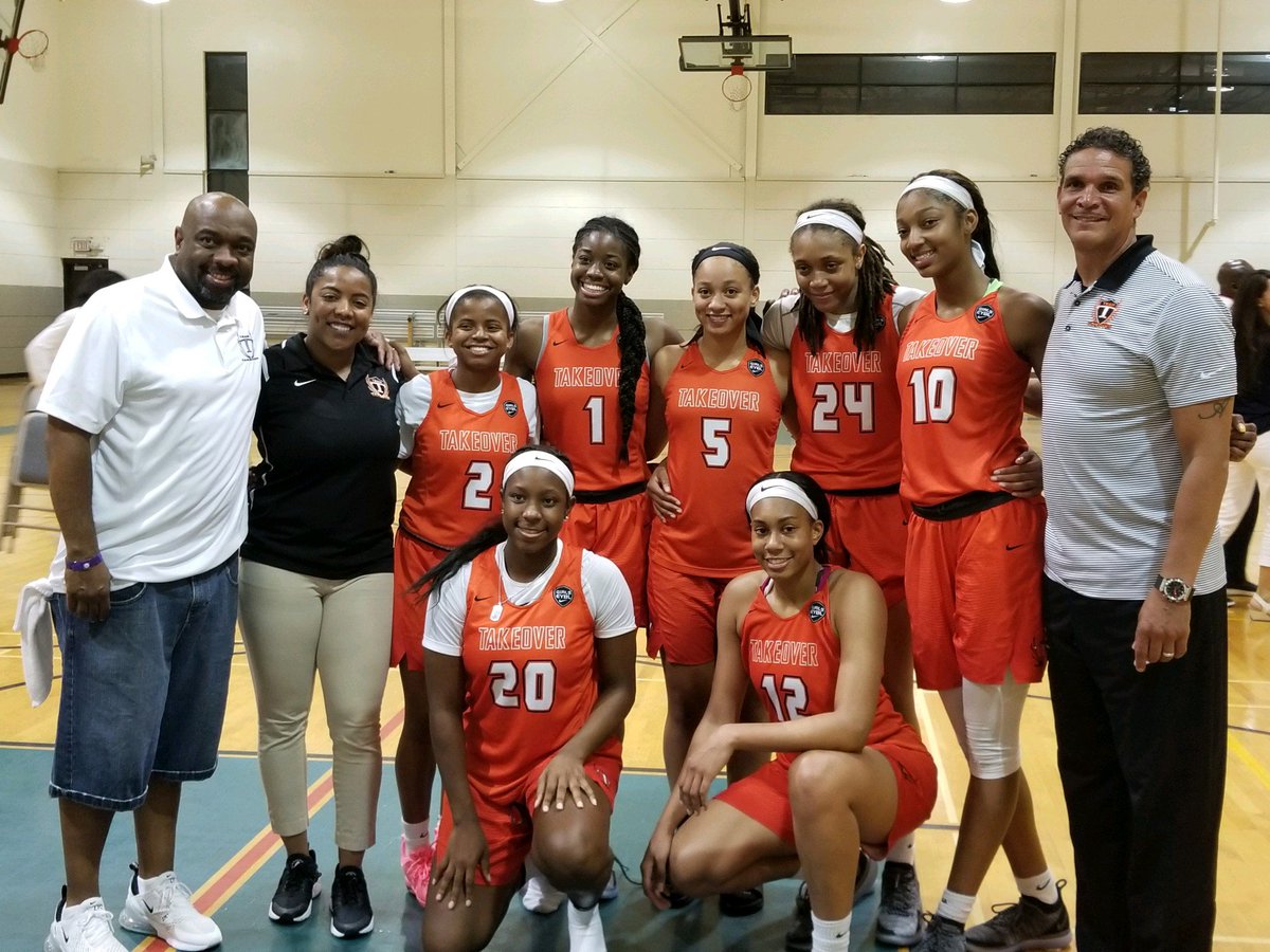 TeamTakeoverGBB's tweet photo. Let the debate begin... this crew is the best team in the nation!!! They finished the year 48-2!!! Full resume coming soon... https://t.co/cK2ibeLJac
