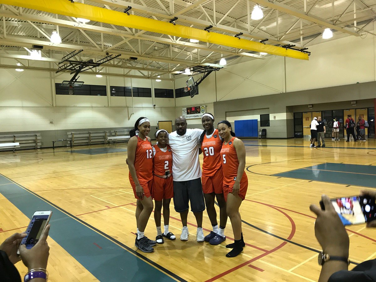TeamTakeoverGBB's tweet photo. Let the debate begin... this crew is the best team in the nation!!! They finished the year 48-2!!! Full resume coming soon... https://t.co/cK2ibeLJac