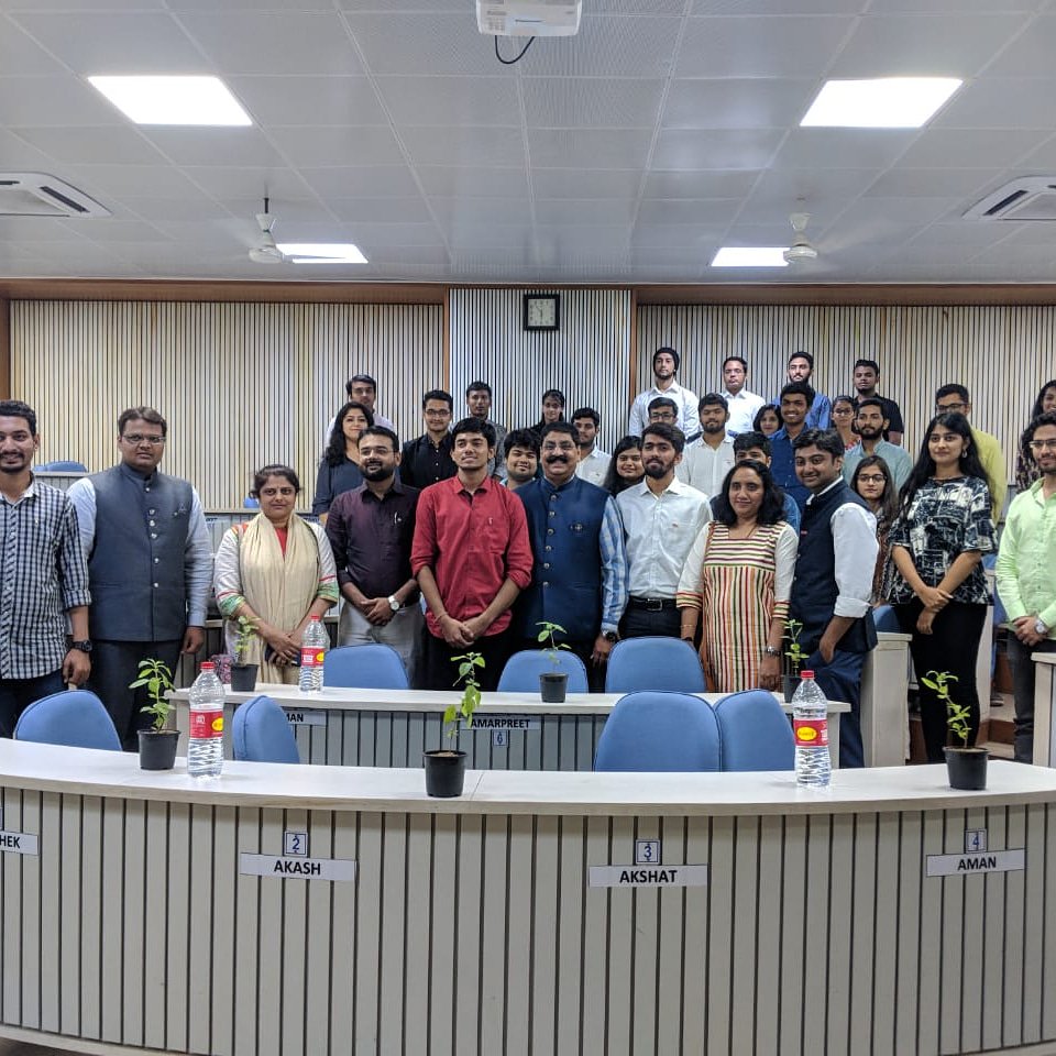 Kartikey5Tiwari's tweet photo. Installation ceremony of the board members for the year 2018-19
#RotaractUnity
#RotaractWorld
#RCIMNU https://t.co/33ryEZJPiK