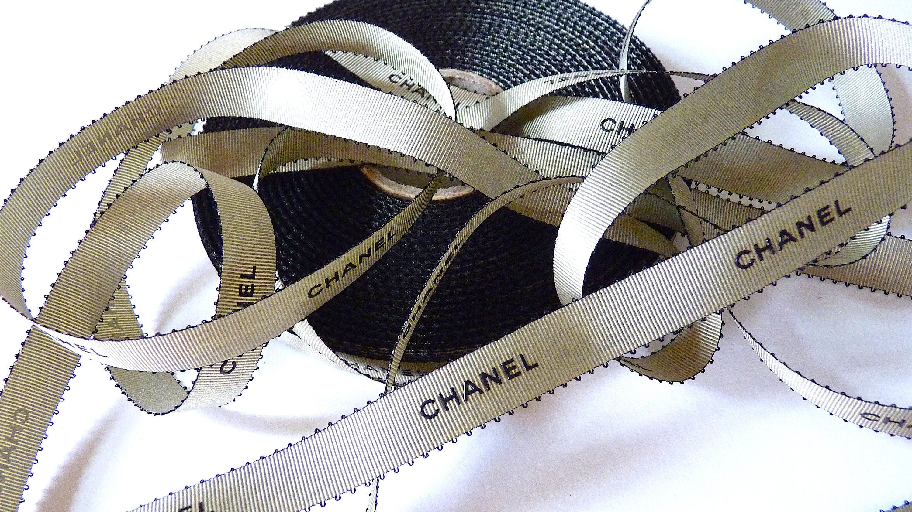 💯% Authentic Chanel Ribbon Pearl Brooch, Luxury, Accessories on