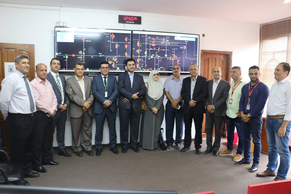 شركة توزيع الكهرباء تفتتح رسمياً مركز التحكم بالأحمال عن بعد " سكادا "
bit.ly/2vhYNJY