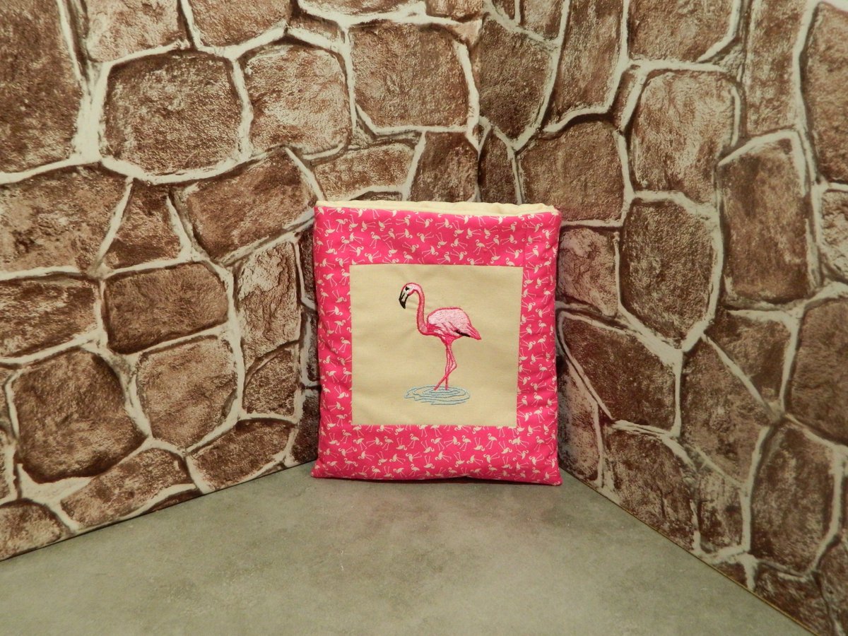 AlsCraftyCorner's tweet photo. Flamingo gifts, flamingo fabric, flamingo lover gift, Ipad mini 2 case, ipad mini case, book sleeve, tech gifts, embroidery gifts, pink gift https://t.co/BIuUB5UyuZ #AlsCraftyCorner #Etsy #IpadMiniCase https://t.co/UJhgQzWVNe