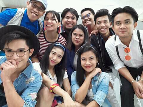 AdrianAlicdan's tweet photo. TEACHERS ARE FASHIONISTAS TOO! #FlashbackNight https://t.co/Y7JmBNXduO
