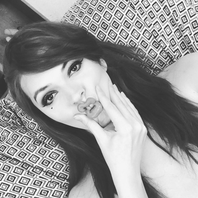 I want high heels and candy, who wants to spoil me? https://t.co/ioAVWMNa03<a href="/tag/pinkpussy"class="tags"><span>#pinkpussy</span></a><a href="/tag/sextpanther"class="tags"><span>#sextpanther</span></a>