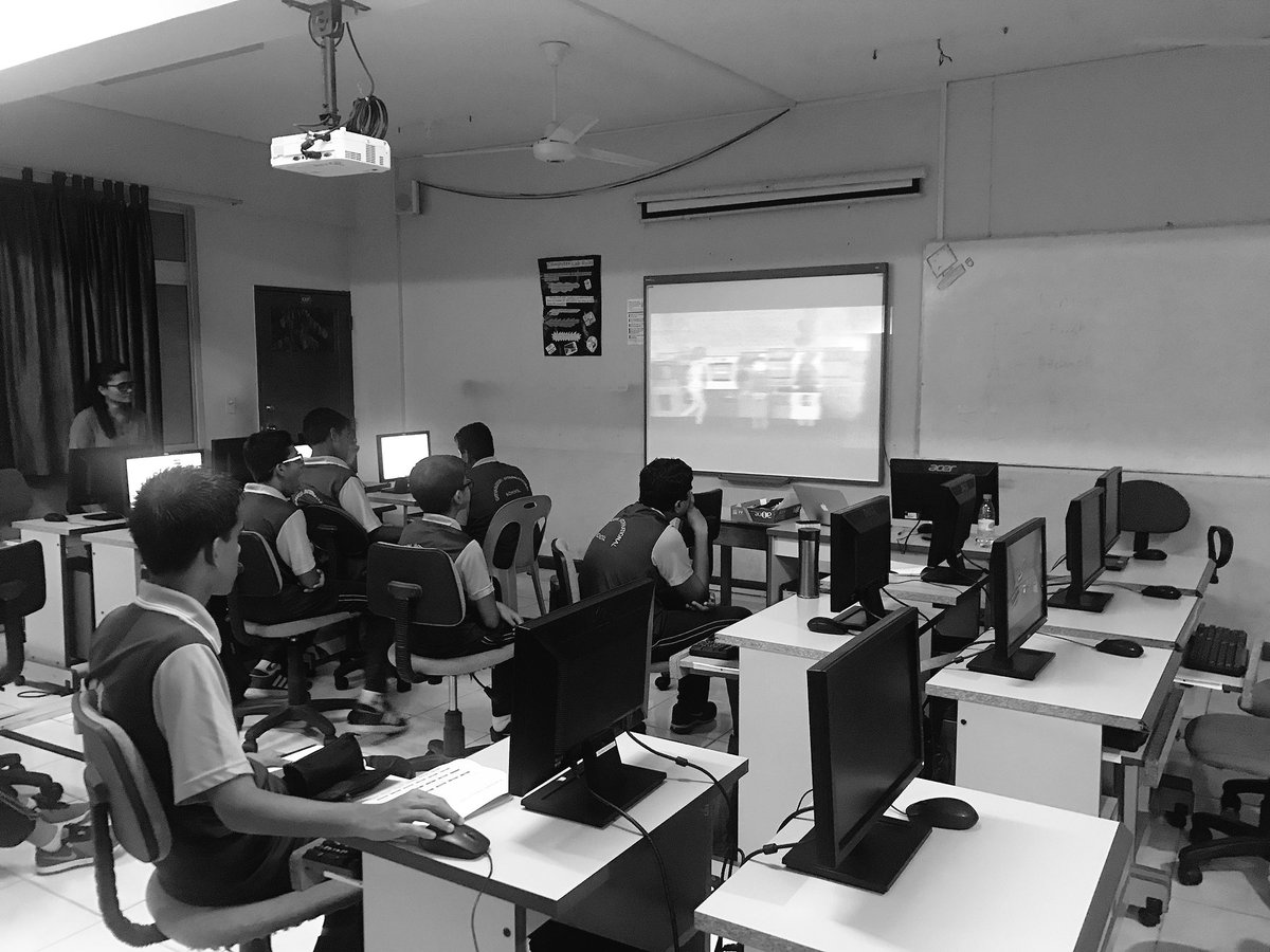 alishamym's tweet image. Thank you @GhiyasuddinIS for the opportunity to introduce #computerGameDesign to middle school students last week. We used @codecombat & @trinketapp to learn #python & code our own games! #programming #csteaching