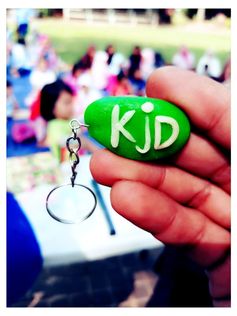 Kelas gambar hari ini tema membuat clay brrsama ka @husnaluthfiah dan ka MM seru bangeettttzzz...
#mingguserru
#kelasgambar 
#hariminggu 
#minggupagi 
#gratis
#free
#children 
#kreatifitas 
#craf 
#artandcraft 
#kjd 
#kandankjurankdoank 
#tangsel