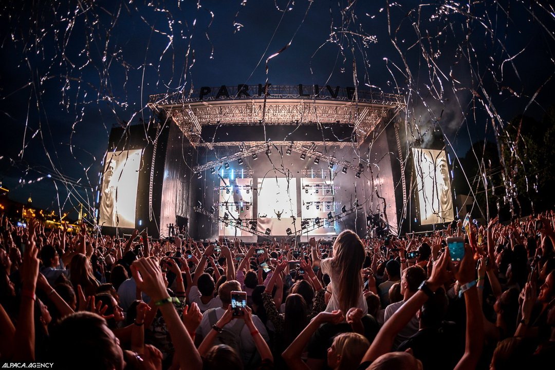 DFMDANCE's tweet photo. 27 июля прошёл первый день фестиваля Park Live⚡ Смотри как было круто😎
https://t.co/mY0WX6gKCY
⠀
#dfm #parklive2018 #ivandorn #sofitukker #davidguetta #паркгорького https://t.co/vwWMynx9v7