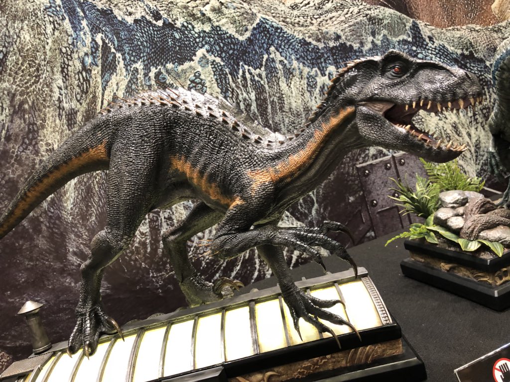 インドラプトル　ガレージスタチュー プライム1スタジオのインドラプトルスタチュー、どの角度からみても