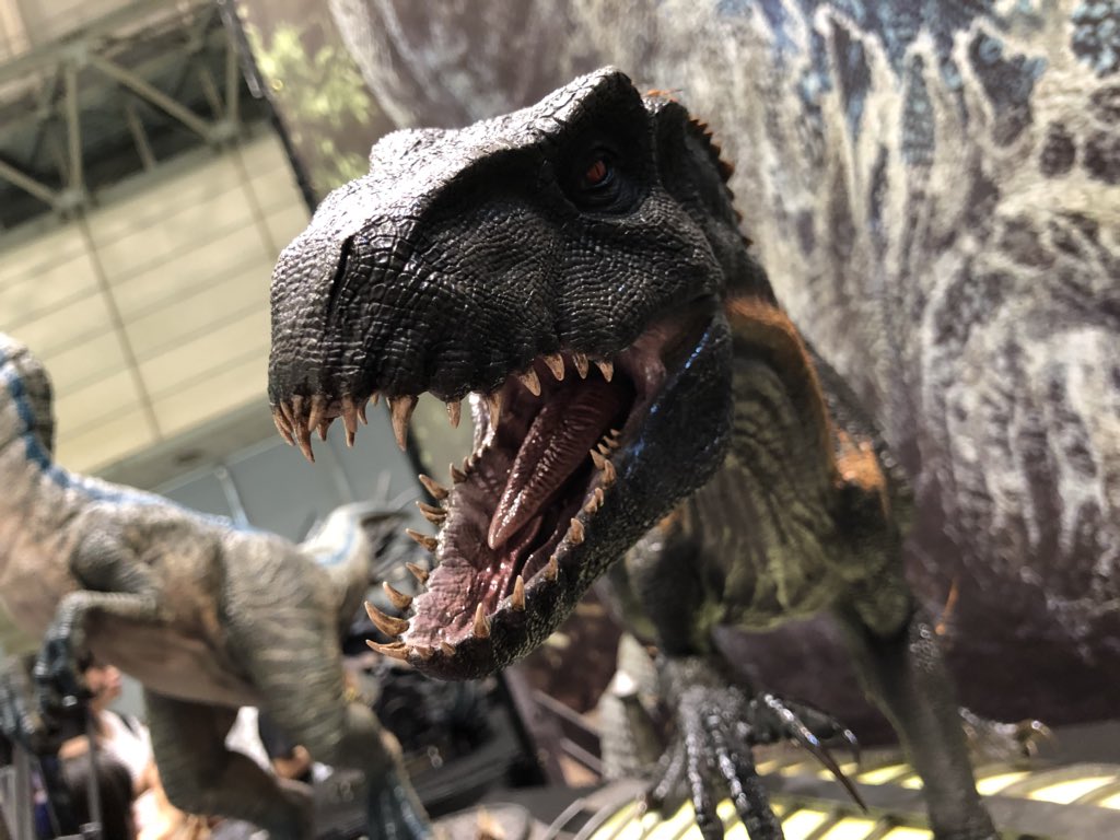 プライム1スタジオのインドラプトルスタチュー、どの角度からみても