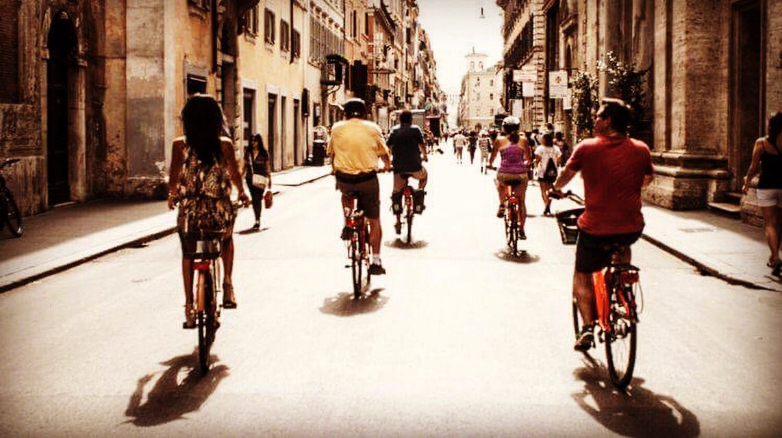 romebike's tweet photo. Last days bicycle tour before the holidays! Good Sunday everyone! 🚲☀️🇮🇹
#RomeBike #ebike #electricbike #electricbicycle #tour #tours #rome #roma #italy #italia #tourguide #touristguide #guidaturistica #tourist #tourism  #travel #trip #viaggiare #hotel #boutiquehotel #airbnb https://t.co/r8yzmXeuB9