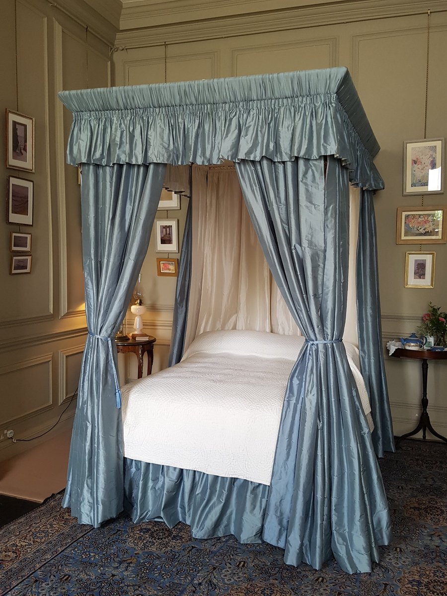 emeraldthiele's tweet photo. To all those camping this morning....
#Rain #MyBed #MompessonHouse https://t.co/uwA9yapv30